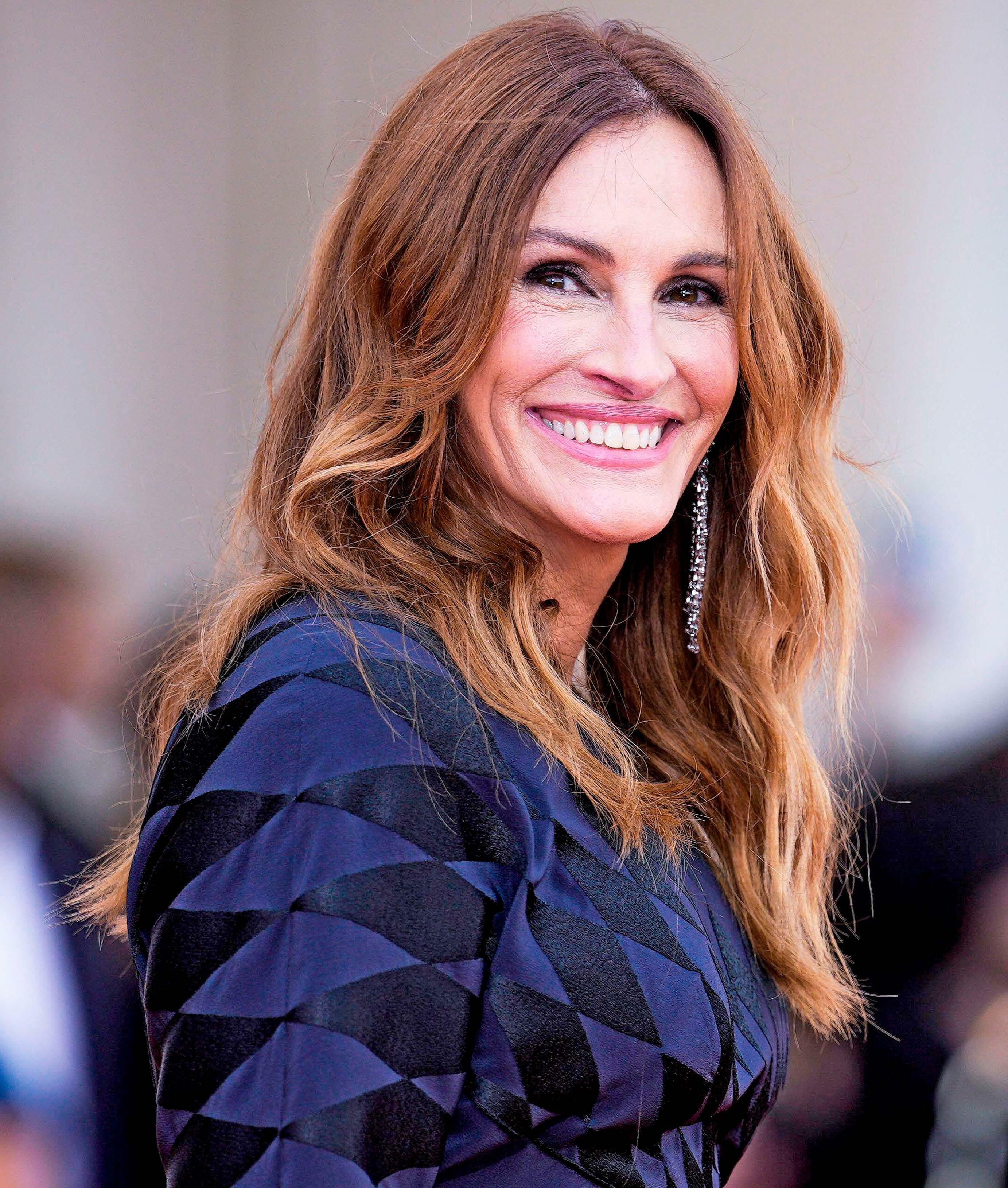 JULIA ROBERTS Something to talk about