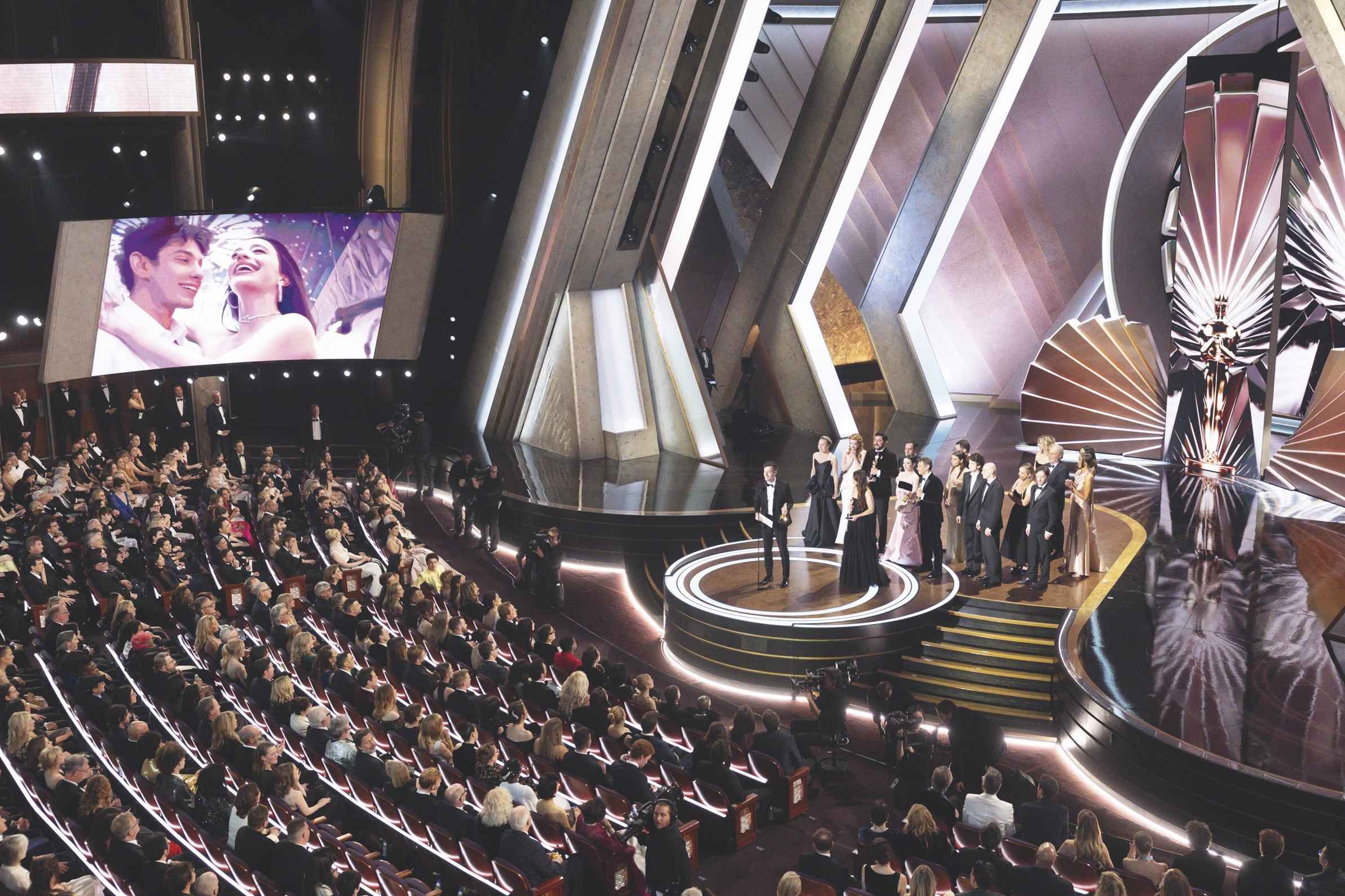97. AKADEMİ ÖDÜLLERİ'NDE ANORA'NIN BES OSCAR/LI ZAFERI
