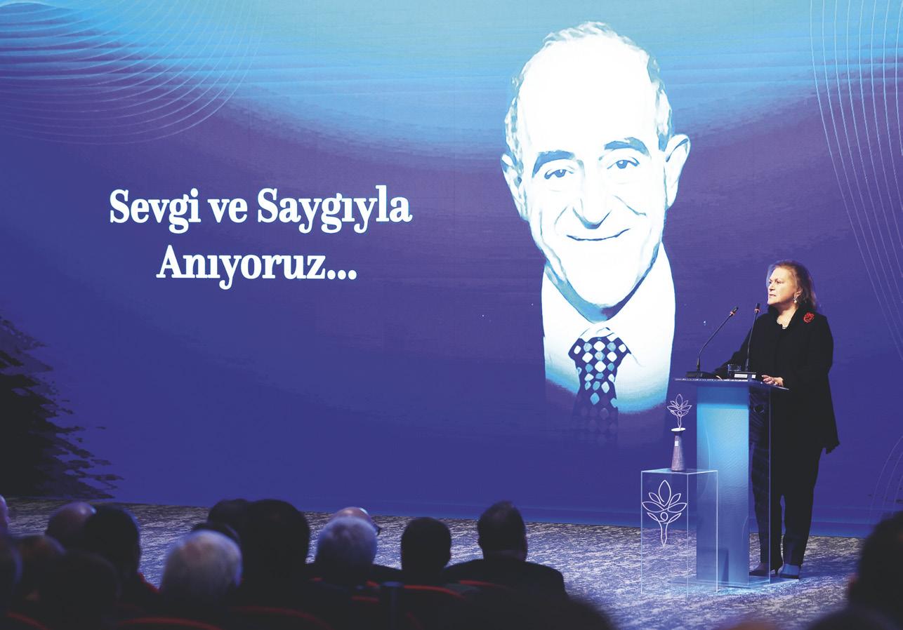 DUAYEN İŞ İNSANI SAKIP SABANCI 'ULUSLARARASI ARAŞTIRMA ÖDÜLLERİ' İLE ANILDI