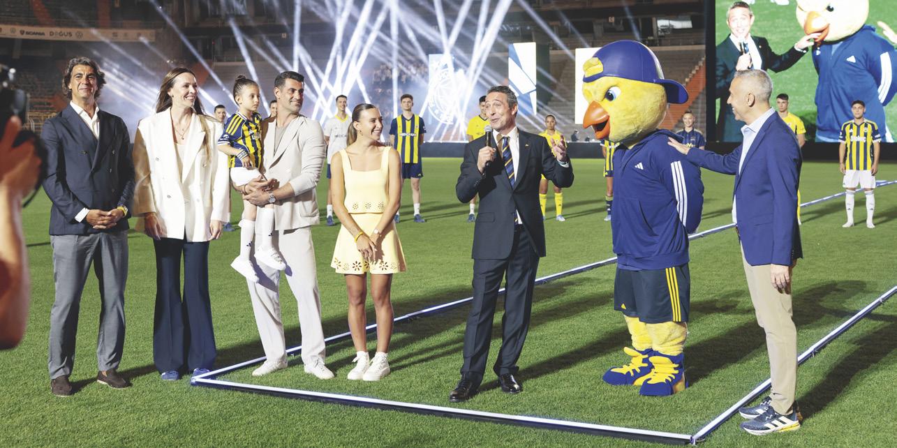 ADIDAS VE FENERBAHÇE'DEN DEV İŞ BİRLİĞİ YILDIZLAR VE EFSANELER BİR ARADA