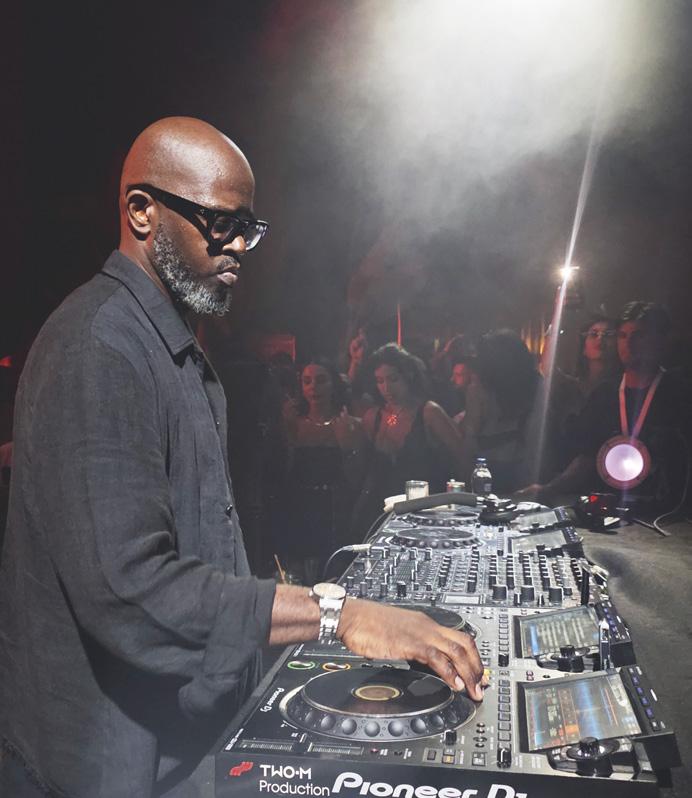 GRAMMY ÖDÜLLÜ 'BLACK COFFEE' ANTALYA'DA BÜYÜLEDİ