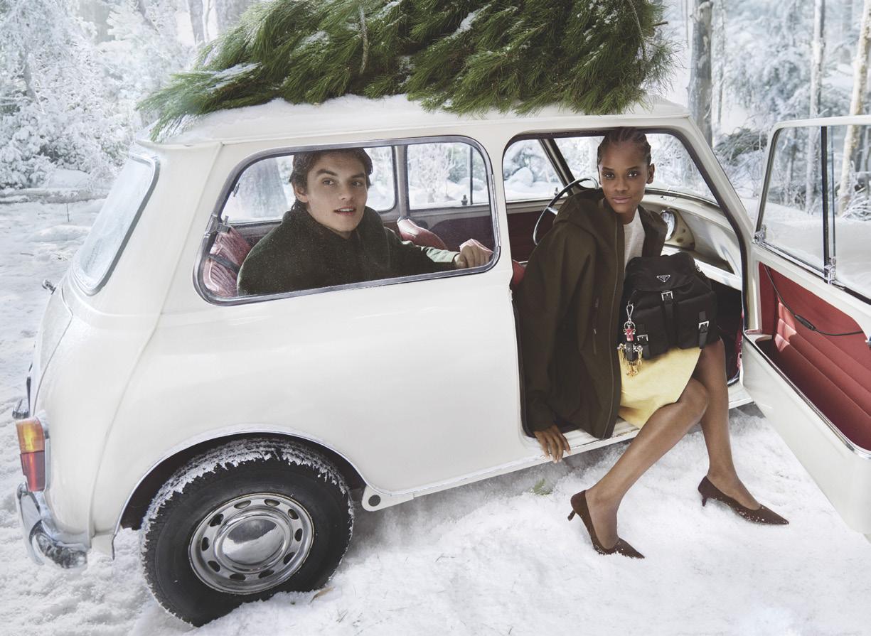 PRADA HOLIDAY 2025 KAMPANYASI BİR KIS MASALI