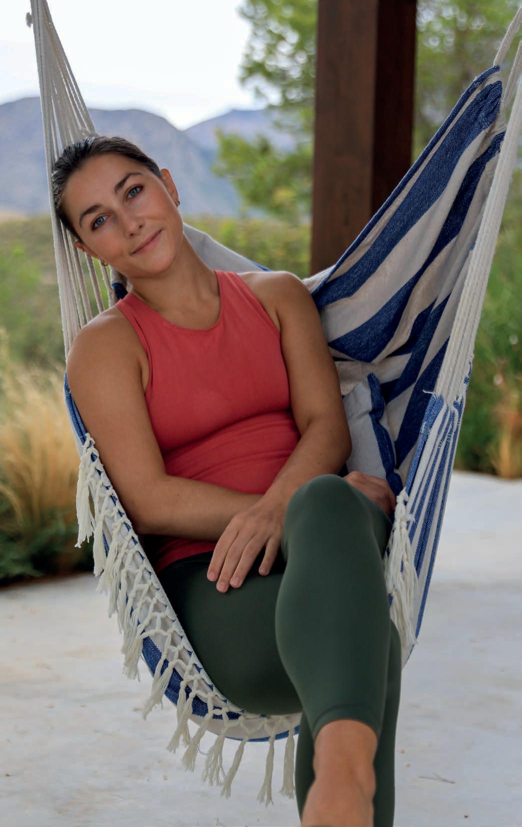 Charlie Follows SECUENCIAS CREATIVAS PARA TU YOGA EN CASA Charlie Follows SECUENCIAS CREATIVAS PARA TU YOGA EN CASA