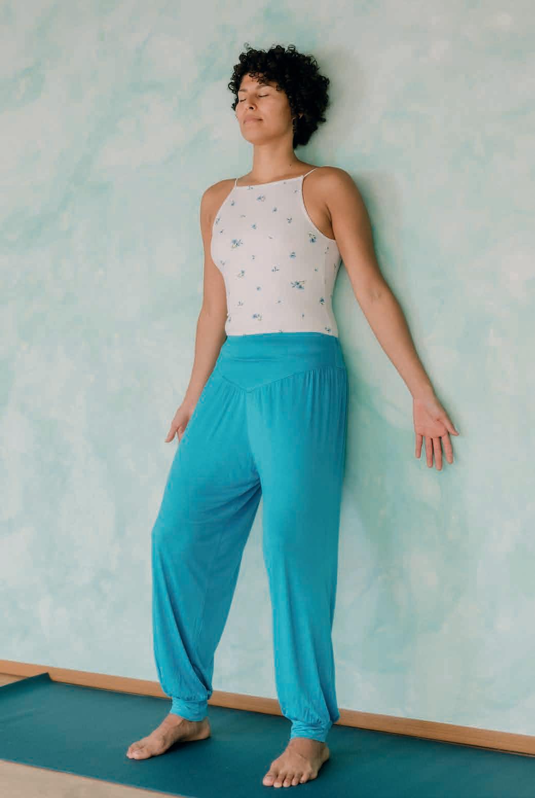 YOGA CON ACCESORIOS-PARED (IV)