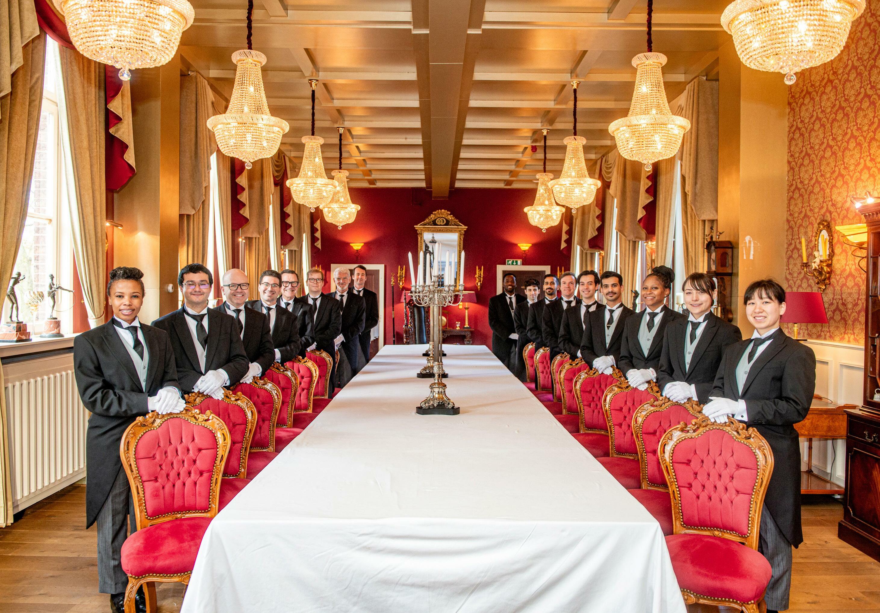 ACADEMIA DE mayordomos