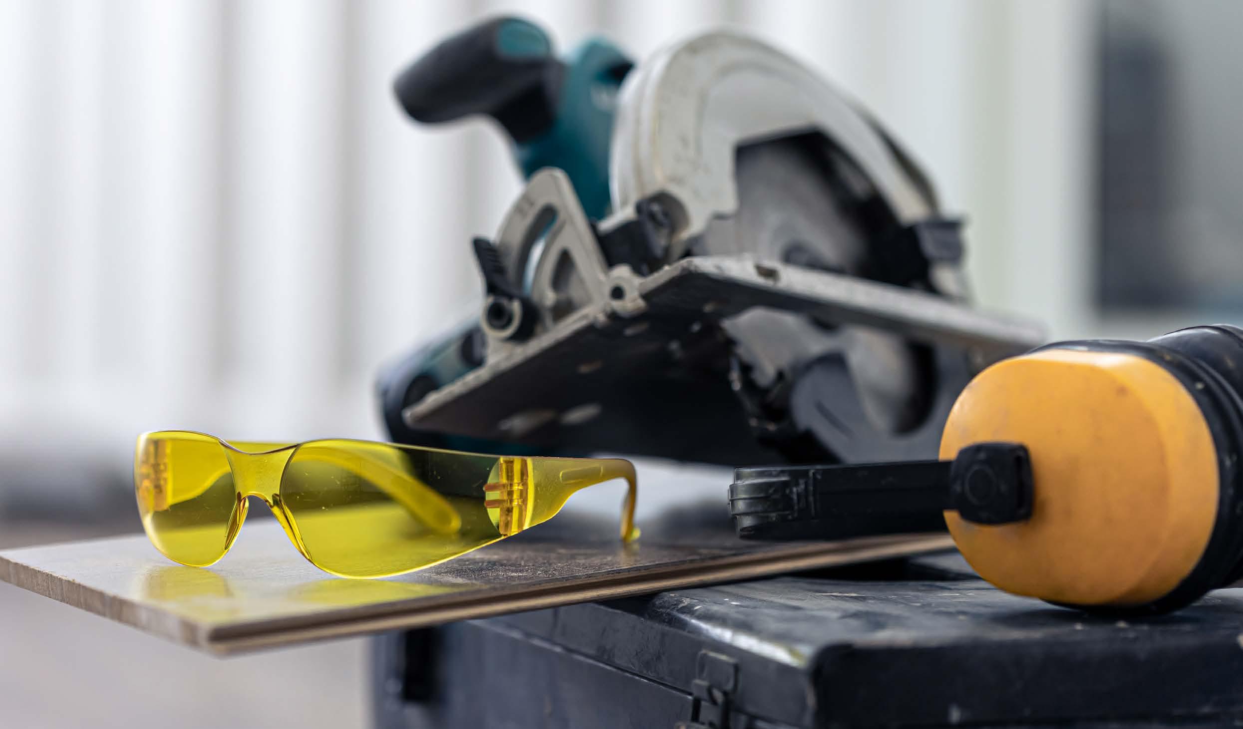 POWER SAWS EVERY DIY'ER AND PRO SHOULD KNOW