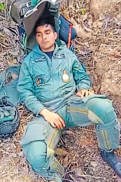लड़ाकू विमान हादसे का शिकार, पायलट सुरक्षित