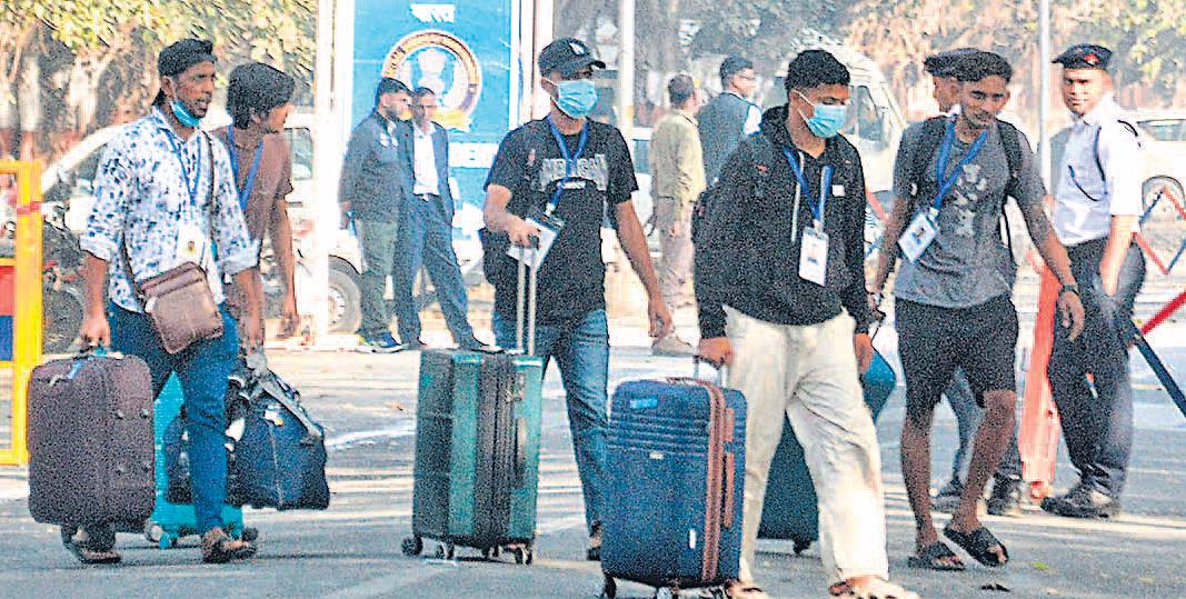 साइबर ठगों ने भूखा-प्यासा रखा, यातना दी
