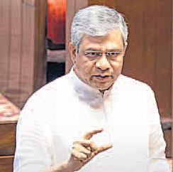 भारतीय रेल पर विपक्ष और केंद्र सरकार में आरोप-प्रत्यारोप