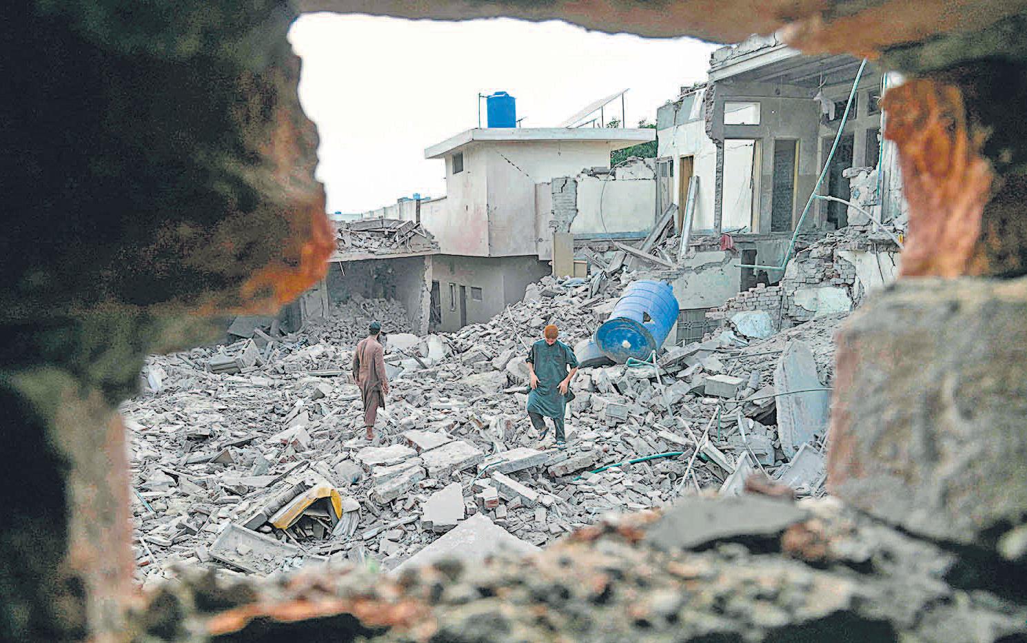पाक भी बोला- सेना हमले का अपने हिसाब से जवाब देगी