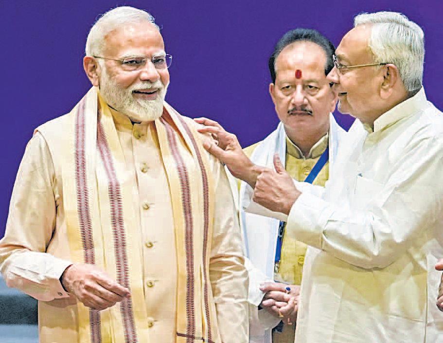 प्रधानमंत्री ने एकजुट एनडीए से भावी राजनीति के संकेत दिए