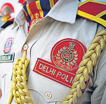 दिल्ली घूमने के लिए युवती ने पुलिस में नियुक्ति का फर्जी पत्र बनाया