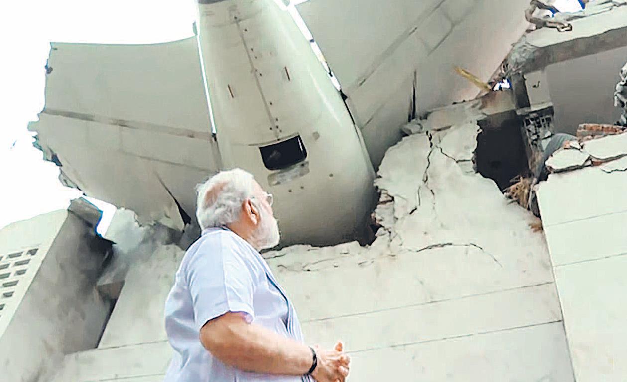 पीड़ितों से मिले मोदी, बोले-जख्मों को भरना और भूलना मुश्किल