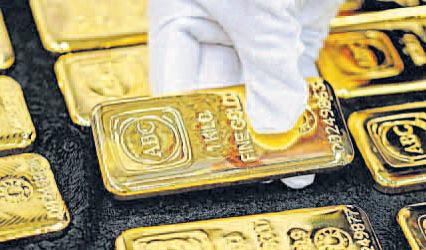 सोना ₹2200 उछलकर फिर एक लाख के पार
