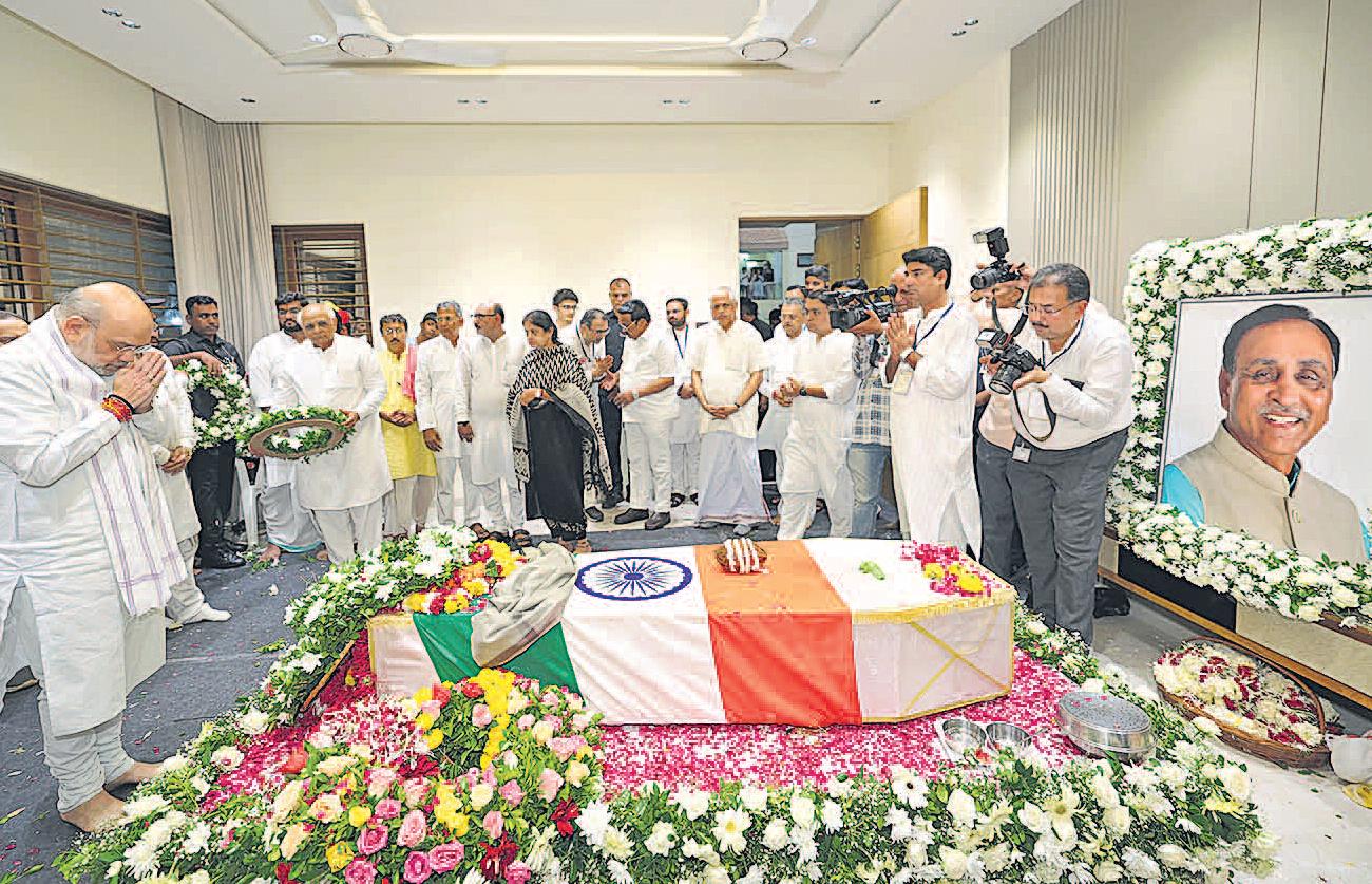डीएनए से 119 शवों की पहचान, पूर्व मुख्यमंत्री का अंतिम संस्कार