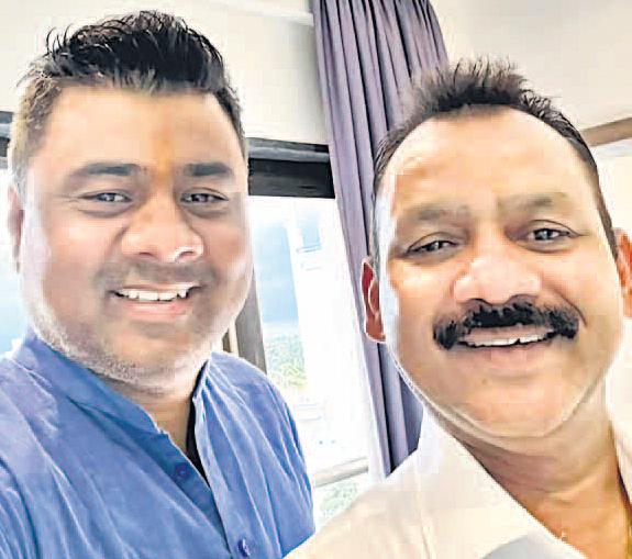पिता के प्रति जताया प्यार-आदर