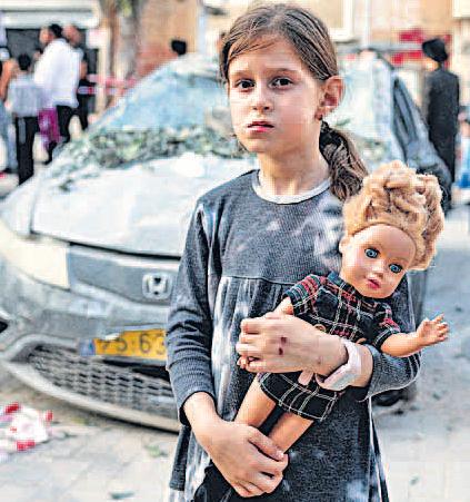 इजरायल को और तबाही से बचाने के लिए अमेरिका लड़ाई में कूदा