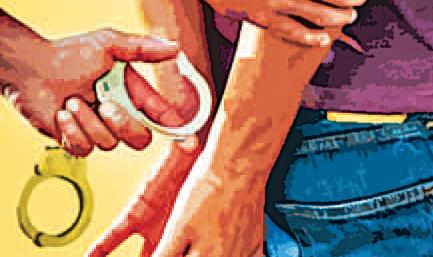 घर बैठे काम दिलाने के नाम पर 17 लाख ठगे