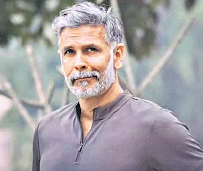 बालों में शान से सजे सफेदी