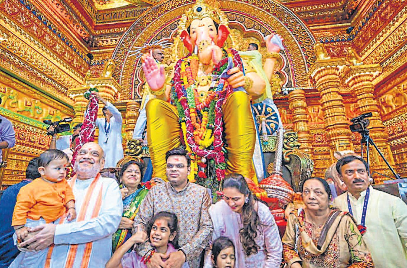 शाह ने फडणवीस और शिंदे के साथ मंथन किया