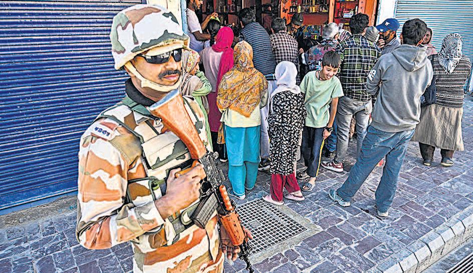 'गोलियां न चलाते तो पूरा लेह जलकर राख हो जाता'