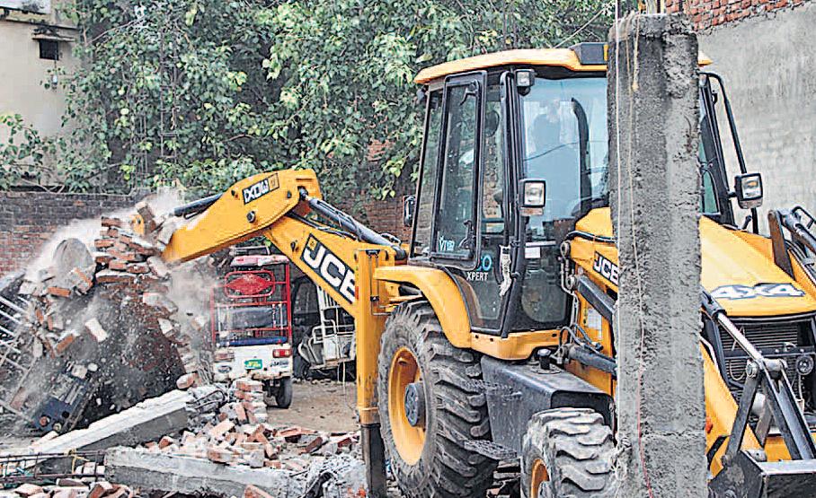 बरेली में बुलडोजर चला, 19 उपद्रवी गिरफ्तार
