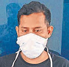 बैंक क्लर्क की परीक्षा में पेपर देने पहुंचा एमबीए पास सॉल्वर दबोचा