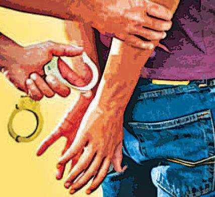 मुख्यमंत्री कार्यालय का अधिकारी बनकर ठगी