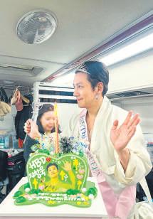 Ji Chang Wook marks birthday with tiara