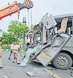 One killed, eight injured as bus smashes into truck near Karnal