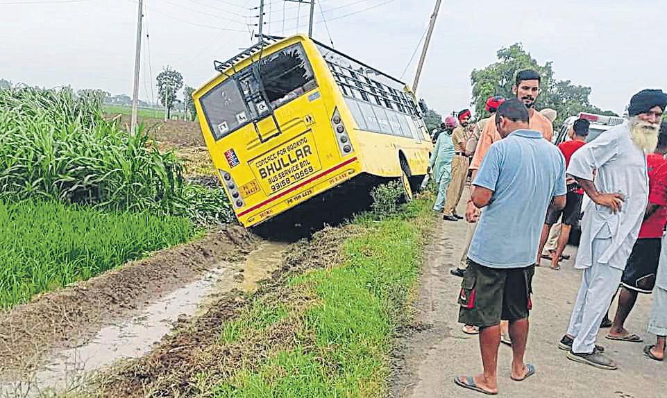 2 killed in mishaps in Barnala, Jalandhar