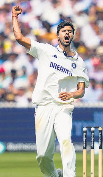 India lose early wickets after bowlers restrict England to 192