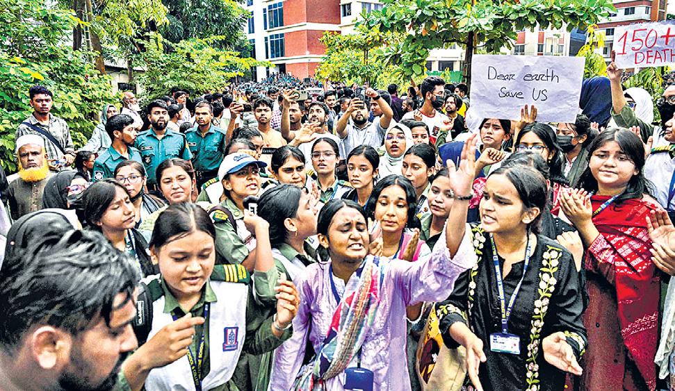 Bangladesh jet crash triggers massive student-police clashes