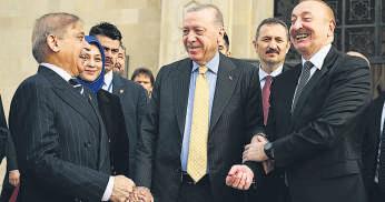 Pak constitution change: Oppn decries SC’s ‘death’