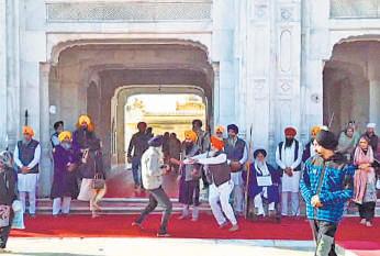 Sukhbir escapes life bid at Golden Temple