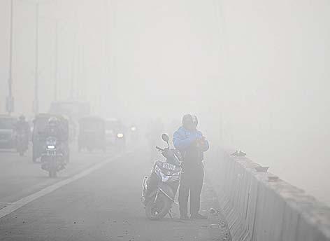 Pollution back in deep red, fog alert in Delhi this week