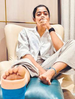 Rashmika sustains leg injury in gym; says she is in 'hop mode' for now