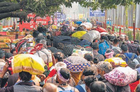 Camps, roadblocks as pilgrims spill over