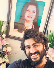 Arjun remembers mum Mona on her birth anniversary