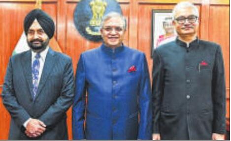 Kumar assumes charge as chief election commissioner
