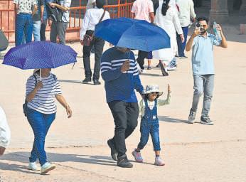 Temp inches towards 40°C; IMD says brace for heatwave