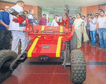 CM promises jobs for Mohalla Clinic staff in Arogya Mandirs