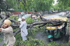 4 dead as rains, storm sweep Capital