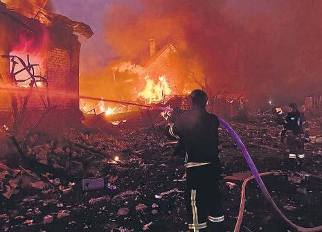 Russia's Attack Kills 12 in Ukraine as the Two Sides Swap Prisoners