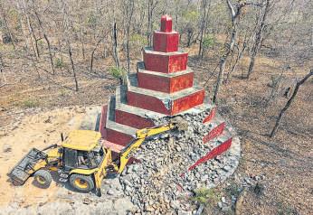 Forces raze memorials in Maoist citadels