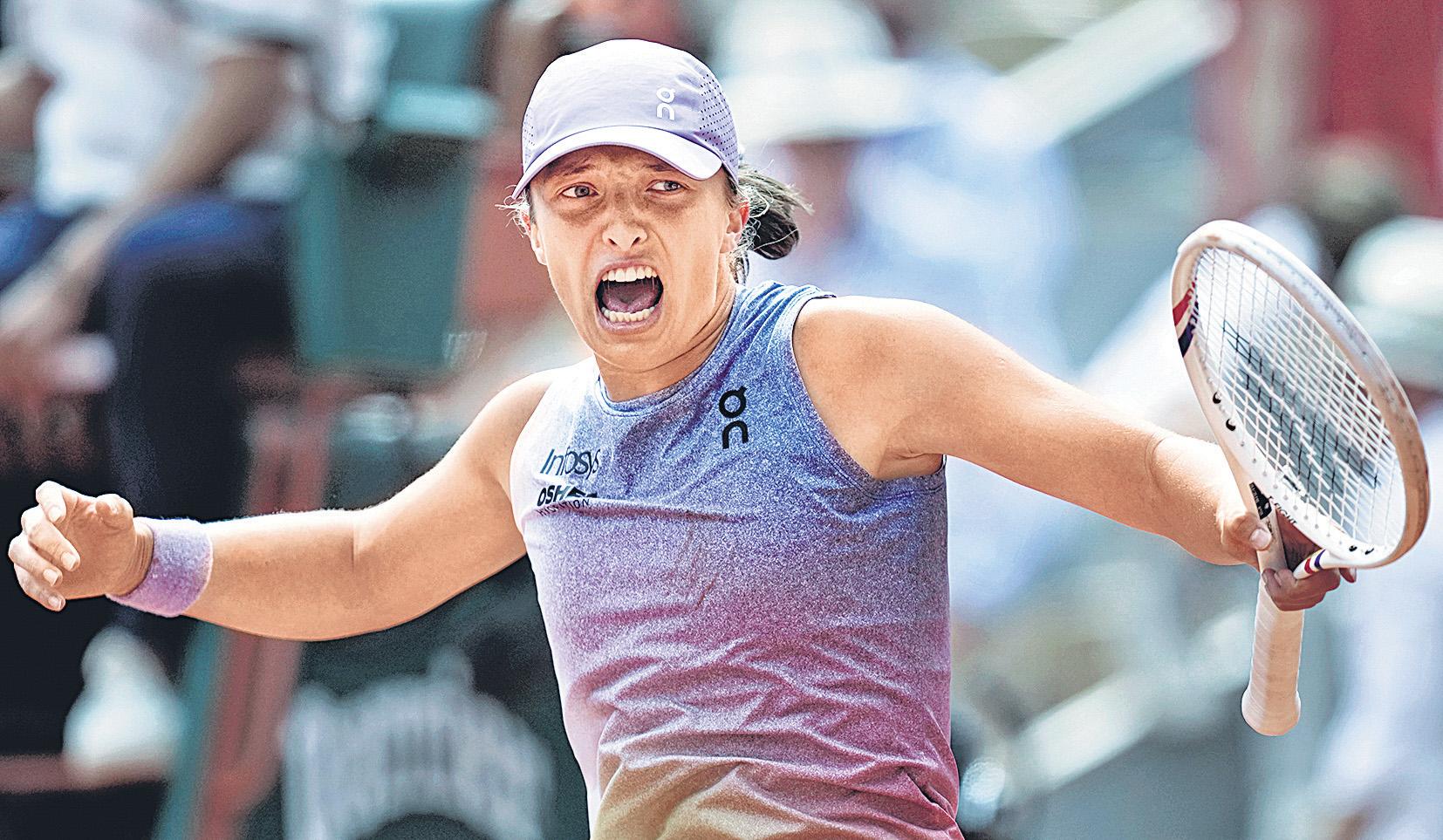 Swiatek pulls off epic comeback win over Rybakina, enters last 8