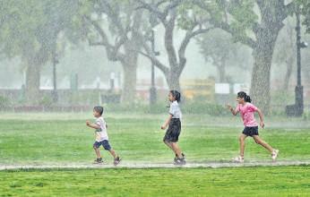 Squally weather keeps Delhi on its toes, flight ops affected