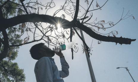 Heatwave grips Delhi for 3rd day: red alert issued