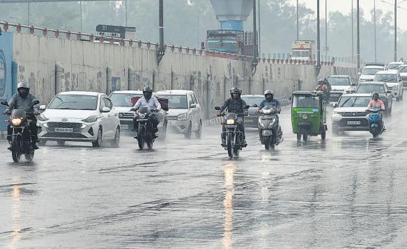 Rains tease lagging monsoon