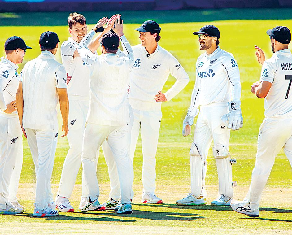New Zealand crush Zimbabwe in record Test victory
